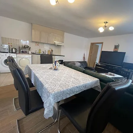 Günstige Und Komfortable In * Regenstauf